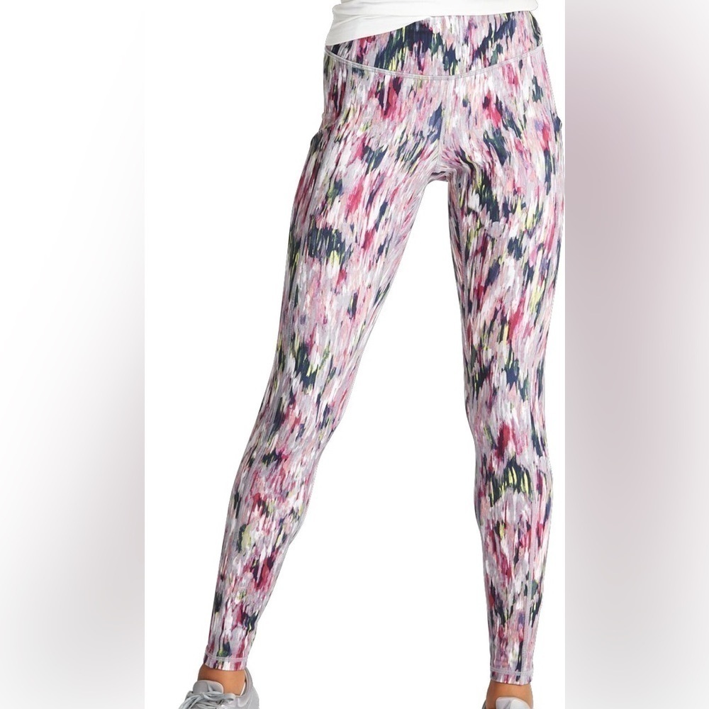 Lucy Power Train Pocket yoga leggings size small.